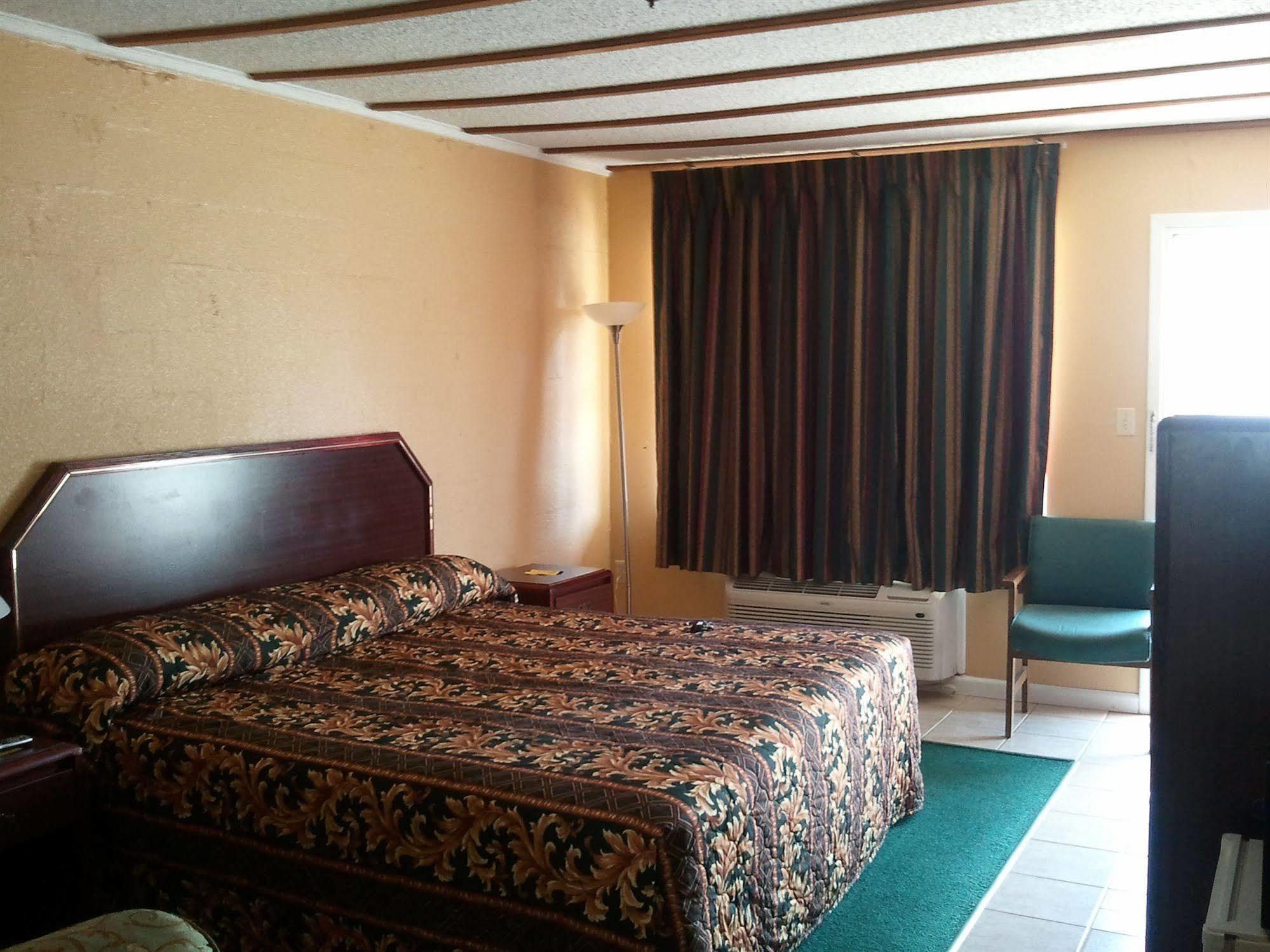 Holiday Motel Hugo Luaran gambar